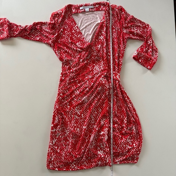 Diane Von Furstenberg-Wrap Dress-Serpent-Simple Tango Red-White-Classic-Size 8 - Picture 5 of 15